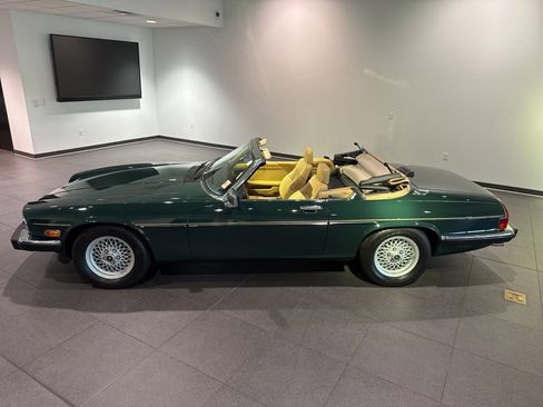 Used 1990 Jaguar XJS V12 Convertible image 9