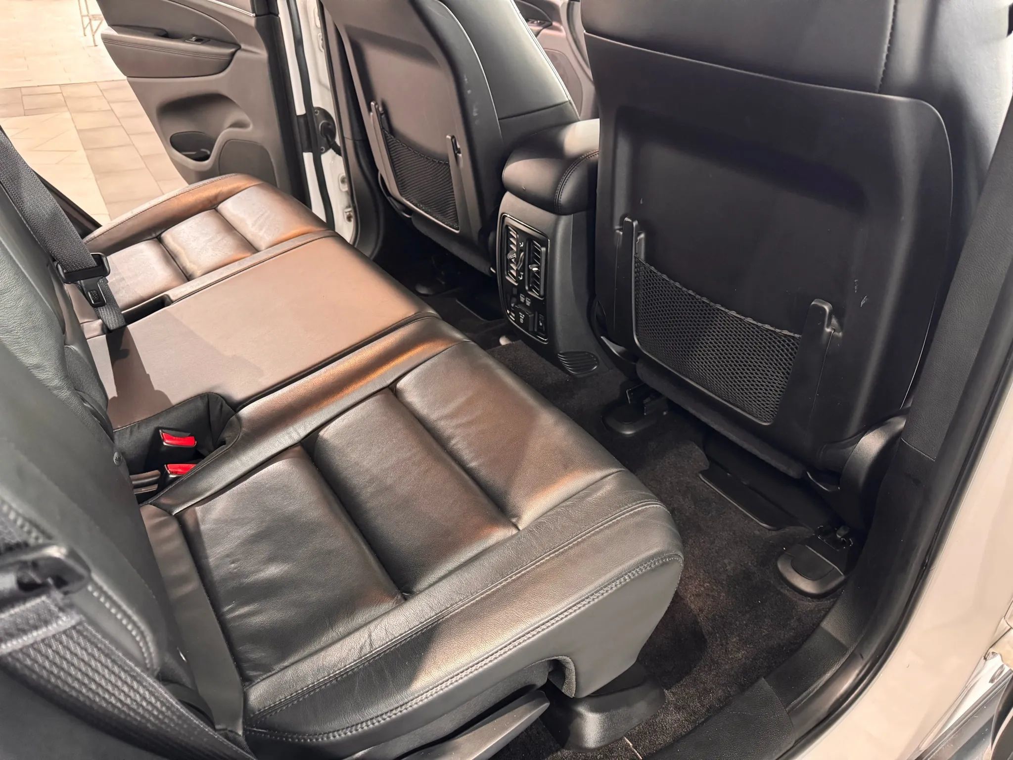 Used 2018 Jeep Grand Cherokee Limited AWD/4WD image 15