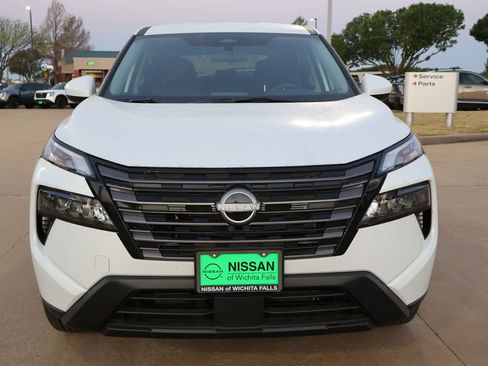 New 2026 Nissan Rogue SV image 4