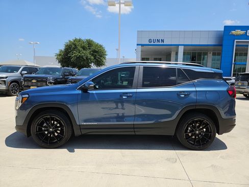 Certified 2024 GMC Terrain SLE w/ Driver Convenience Package FWD image 6