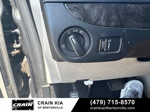 Used 2012 Dodge Grand Caravan SXT FWD image 18
