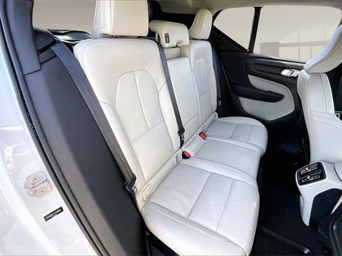 Used 2020 Volvo XC40 T5 Inscription image 24