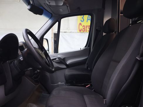 Used 2018 Mercedes-Benz Sprinter 2500 image 13