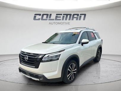 Used 2023 Nissan Pathfinder SL w/ SL Premium Package