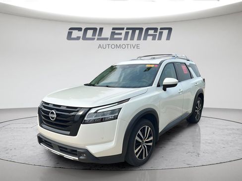 Used 2023 Nissan Pathfinder SL w/ SL Premium Package AWD/4WD image 1