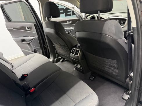 Used 2017 Kia Sorento AWD image 45