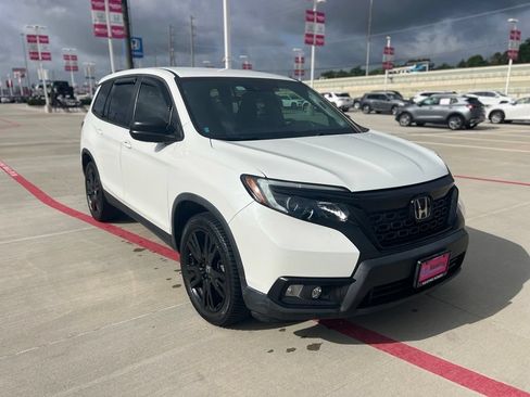 Used 2021 Honda Passport Sport image 3