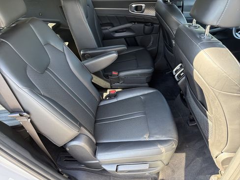 Used 2022 Kia Sorento SX AWD/4WD image 13