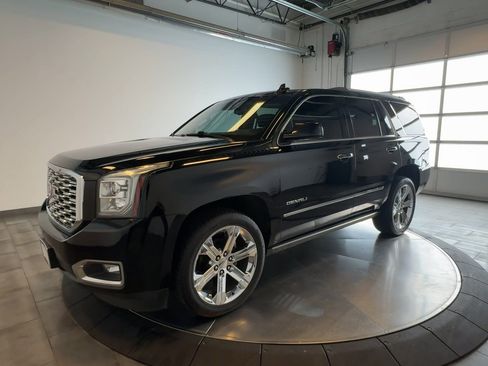 Used 2019 GMC Yukon Denali w/ Denali Ultimate Package AWD/4WD image 3