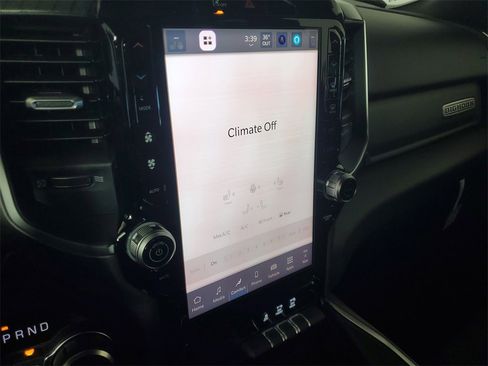 New 2026 RAM 1500 4x4 Crew Cab image 17