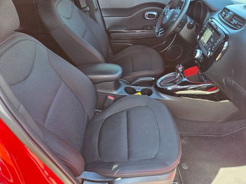 Used 2019 Kia Soul + FWD image 15