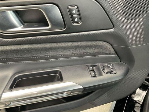 Used 2025 Ford Mustang Coupe RWD image 18