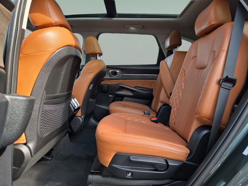 Used 2023 Kia Sorento SX Prestige image 32