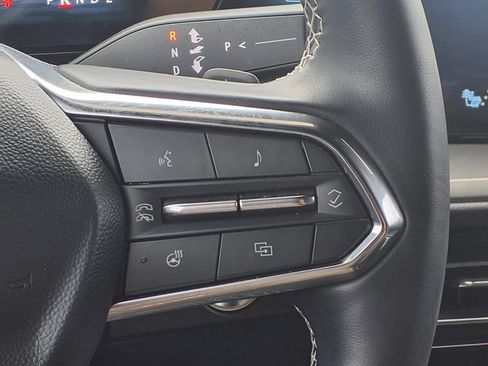 Used 2025 Chevrolet Traverse LT w/ LPO, Floor Liner Package FWD image 15