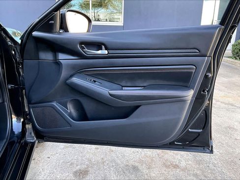 Used 2021 Nissan Altima 2.5 SR image 21