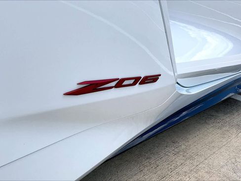 Used 2024 Chevrolet Corvette Z06 RWD image 9