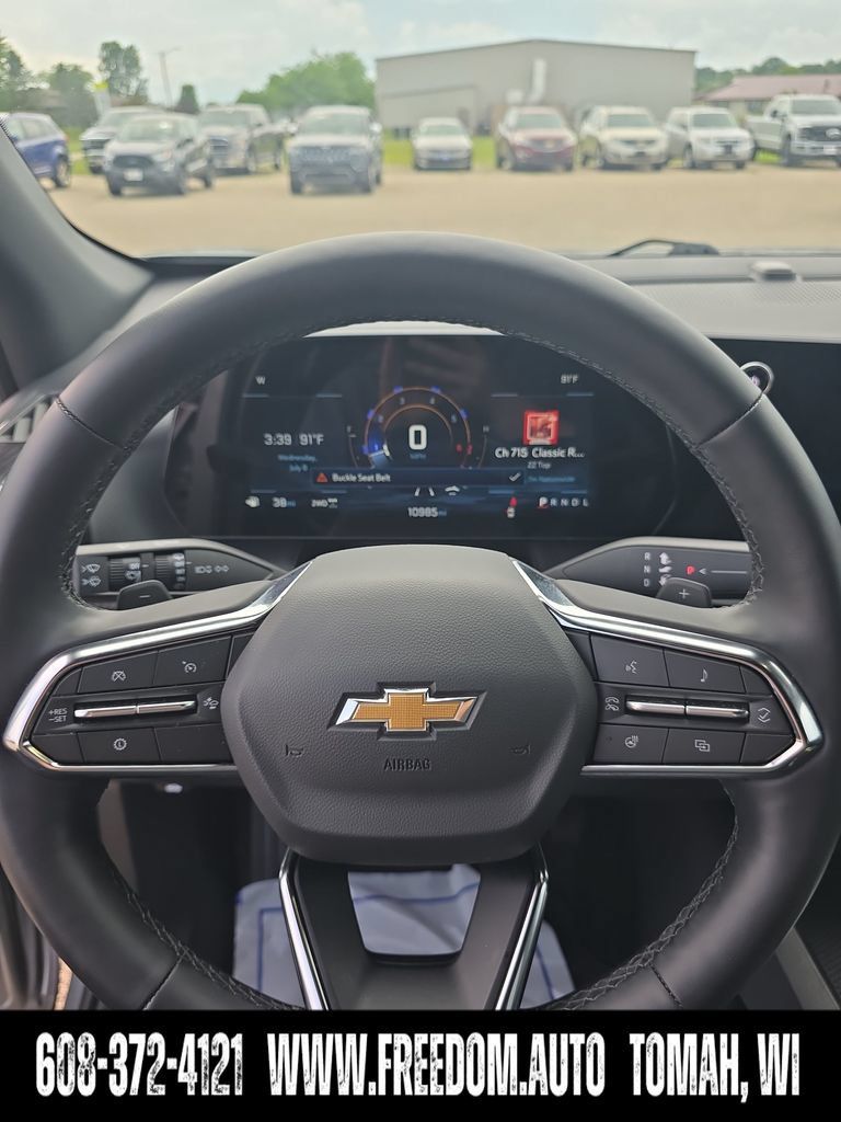 Used 2026 Chevrolet Equinox LT AWD/4WD image 13