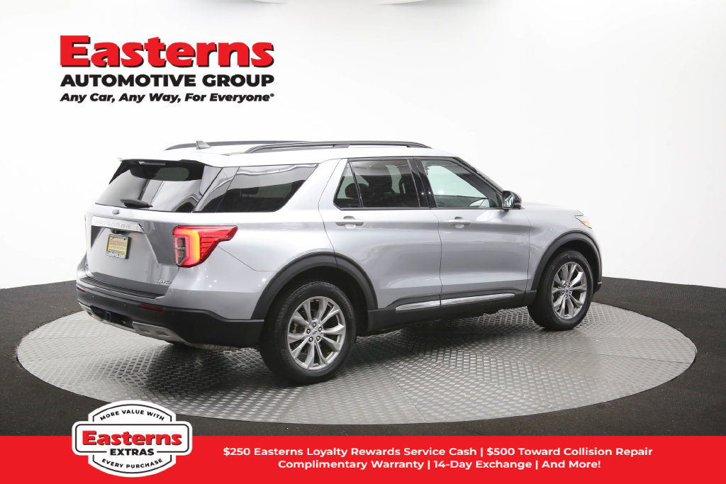 Used 2023 Ford Explorer XLT w/ Equipment Group 202A AWD/4WD image 44