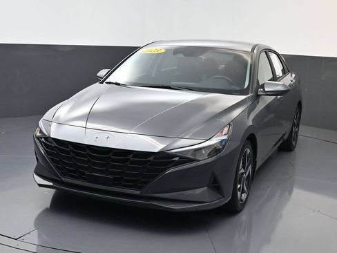 Used 2023 Hyundai Elantra SEL w/ Convenience Package FWD image 7