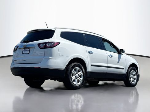 Used 2017 Chevrolet Traverse LS FWD image 2