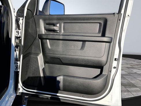 Used 2024 RAM 3500 Tradesman w/ Chrome Appearance Group image 24