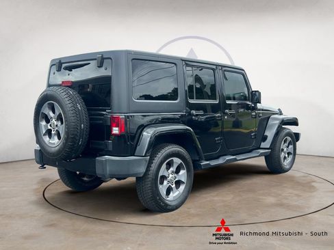 Used 2017 Jeep Wrangler Unlimited Sahara w/ Connectivity Group AWD/4WD image 3