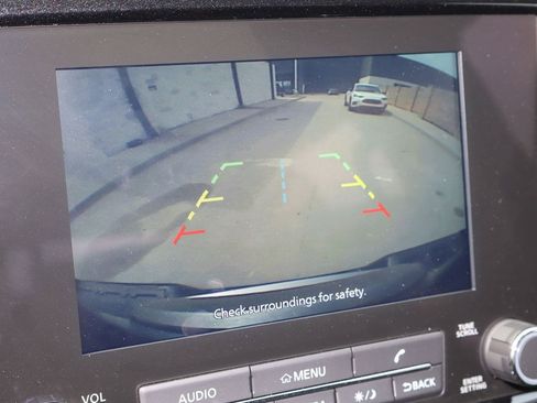 Used 2023 Nissan Frontier SV w/ SV Premium Package RWD image 9