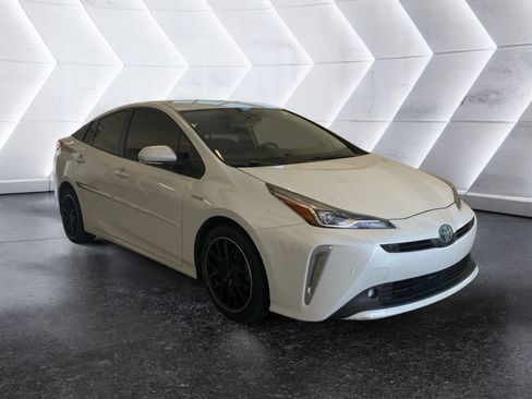 Used 2022 Toyota Prius XLE FWD image 1