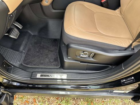 Used 2025 Land Rover Defender 130 V8 image 20