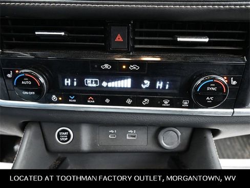 Used 2023 Nissan Rogue SL w/ SL Premium Package image 16