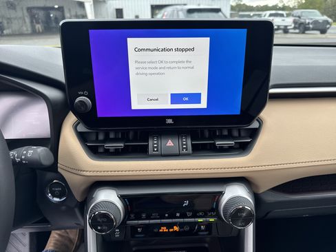 New 2025 Toyota RAV4 Limited w/ Advanced Technology Package AWD/4WD image 19