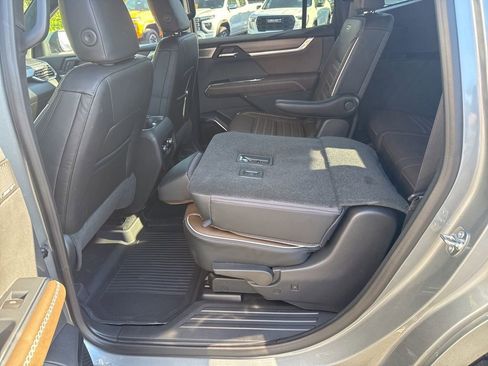 New 2026 GMC Acadia Denali Ultimate w/ LPO, Floor Liner Package AWD/4WD image 55