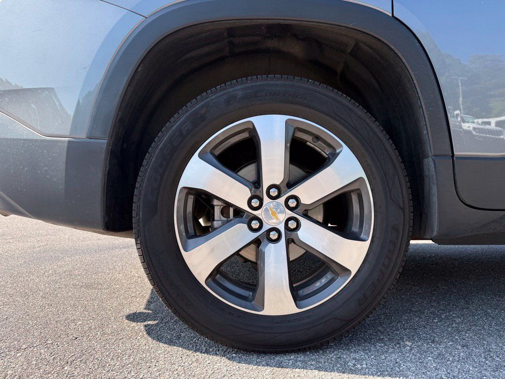 Used 2019 Chevrolet Traverse LT w/ LT Premium Package AWD/4WD image 11