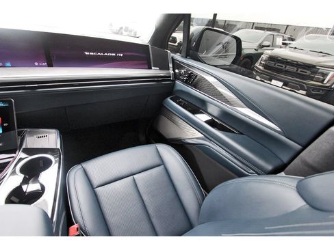 Used 2025 Cadillac Escalade IQ Sport 2 AWD/4WD image 10
