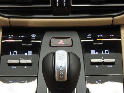 Certified 2026 Porsche Macan AWD/4WD image 26