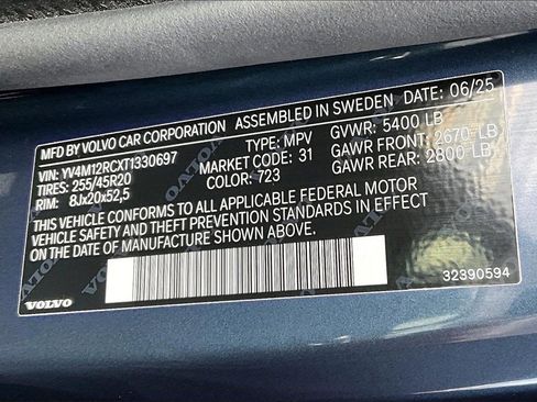 Certified 2026 Volvo XC60 B5 Plus w/ Climate Package image 19