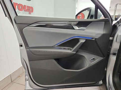 New 2026 Volkswagen Tiguan SE image 8