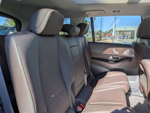 Used 2020 Mercedes-Benz GLS 450 4MATIC image 37