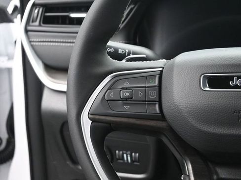 New 2026 Jeep Grand Cherokee Laredo image 30