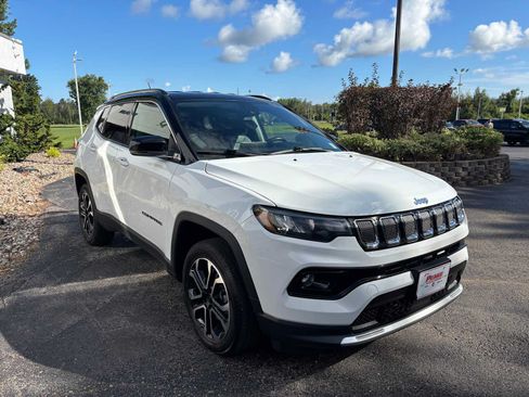 Used 2022 Jeep Compass Limited AWD/4WD image 10