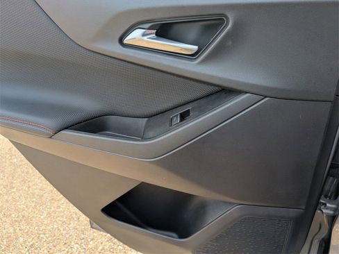 Used 2025 Chevrolet Equinox RS image 29