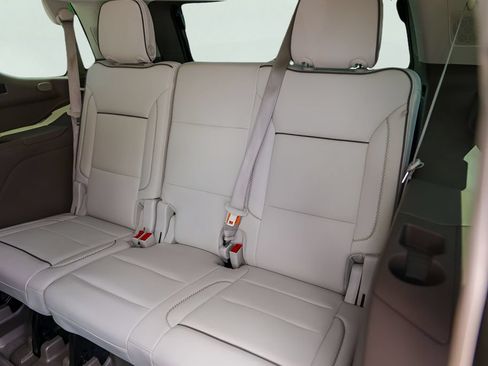Used 2023 GMC Yukon Denali AWD/4WD image 30