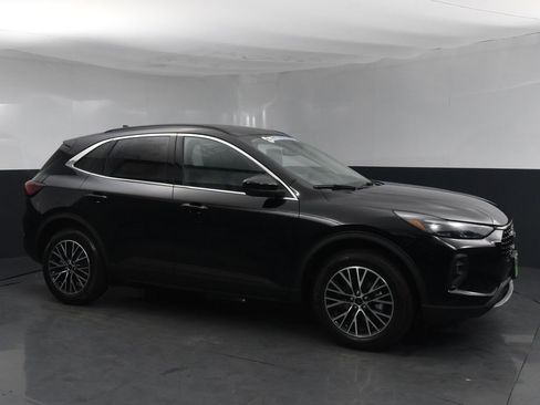 New 2024 Ford Escape SE w/ PHEV Premium Package image 8