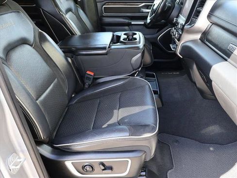 Used 2019 RAM 1500 Laramie w/ Off Road Group AWD/4WD image 24