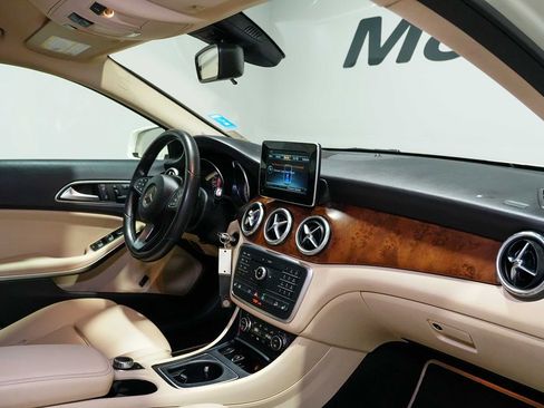 Used 2017 Mercedes-Benz GLA 250 4MATIC image 27