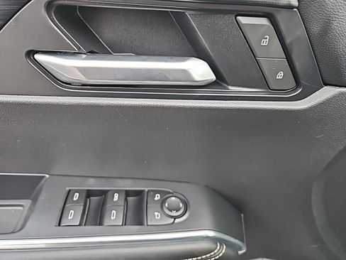 Used 2025 GMC Acadia Elevation image 10