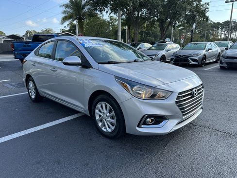 Used 2022 Hyundai Accent SEL image 9