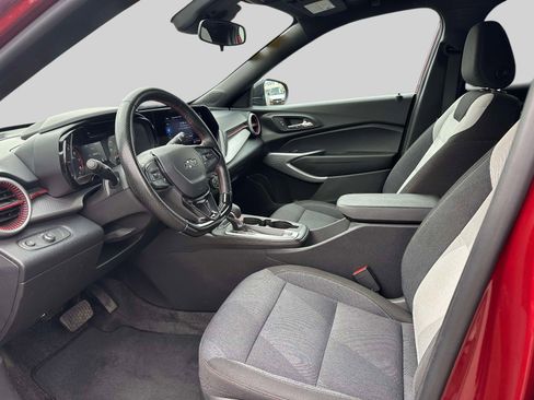 Certified 2024 Chevrolet Trax RS FWD image 14