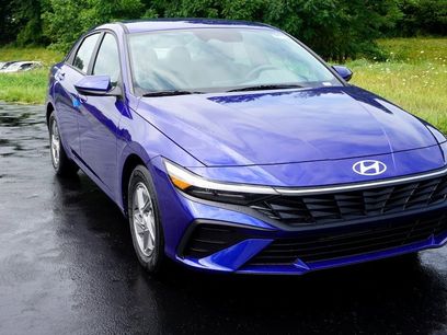 New 2024 Hyundai Elantra SE