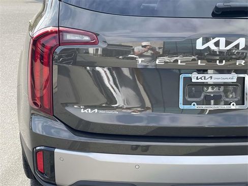 New 2025 Kia Telluride S image 10